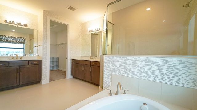 8725 Parkland Bay Drive, Parkland, FL 33076
