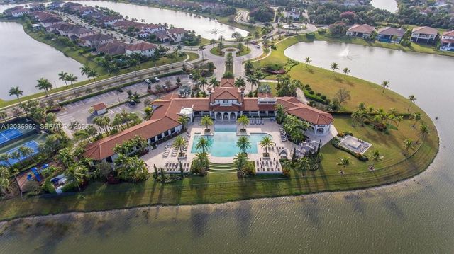 8725 Parkland Bay Drive, Parkland, FL 33076