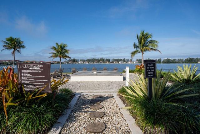 8725 Parkland Bay Drive, Parkland, FL 33076