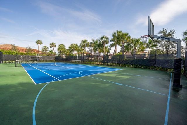 8725 Parkland Bay Drive, Parkland, FL 33076