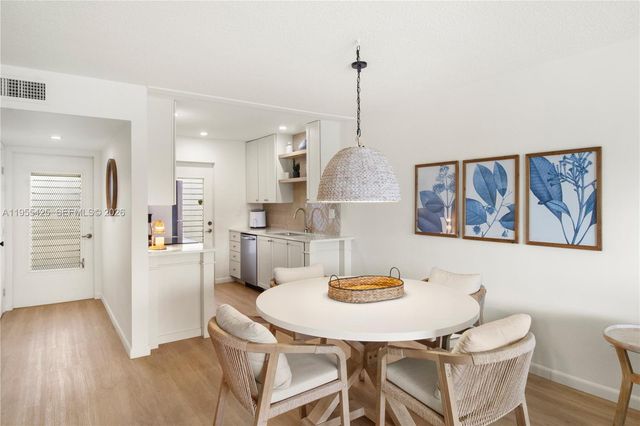 2200 Diana Dr 205, Hallandale Beach, FL 33009