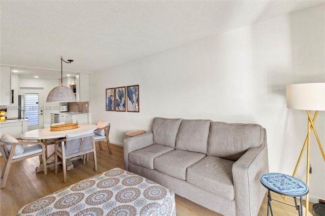 2200 Diana Dr 205, Hallandale Beach, FL 33009