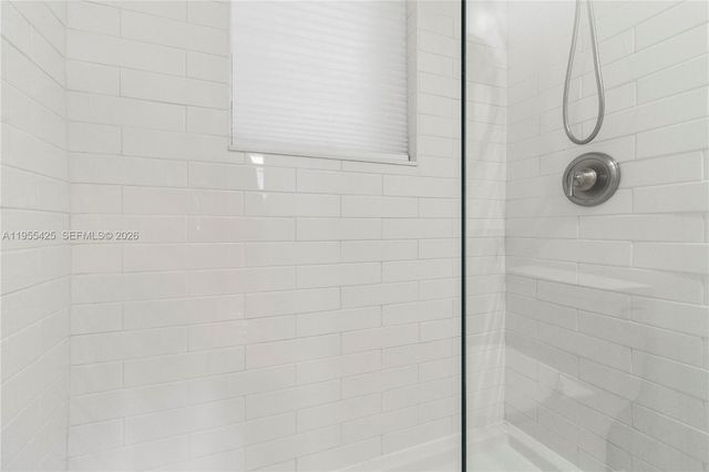 2200 Diana Dr 205, Hallandale Beach, FL 33009