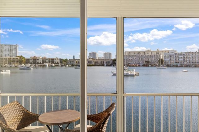 2200 Diana Dr 205, Hallandale Beach, FL 33009