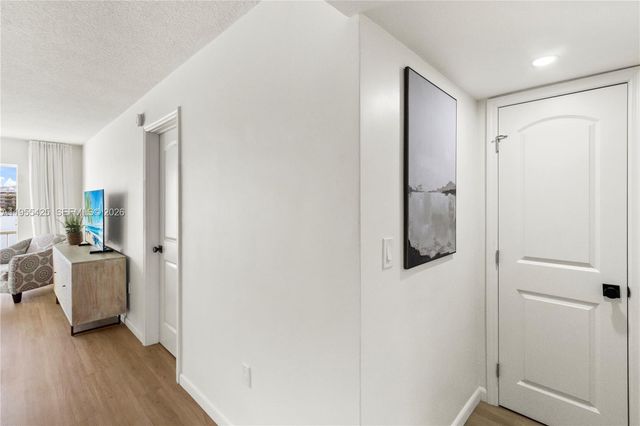 2200 Diana Dr 205, Hallandale Beach, FL 33009