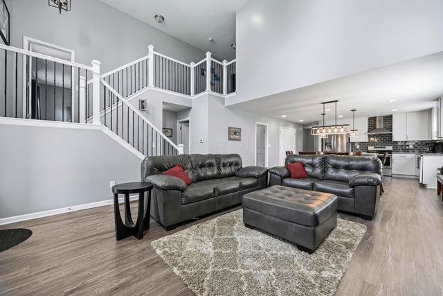 1926 Sulton Court, Grove City, OH 43123