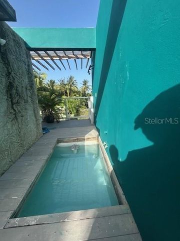 299 BRAVOS DE BOSTON, Vieques, PR 00765