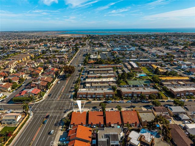 4981 Pearce A, Huntington Beach, CA 92649