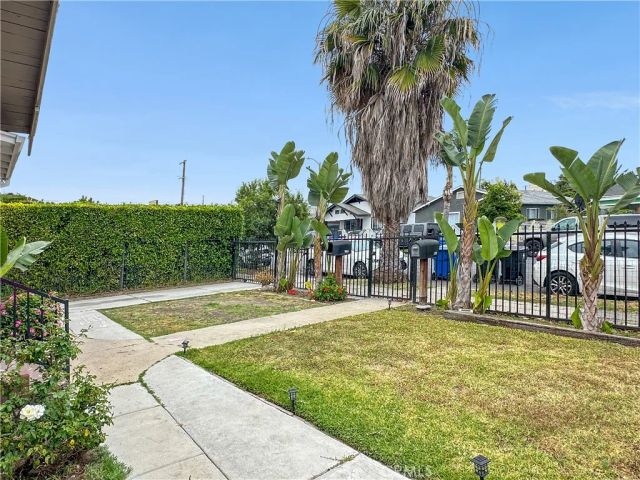 1031 W 61st Street, Los Angeles, CA 90044
