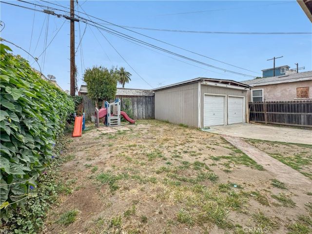 1031 W 61st Street, Los Angeles, CA 90044
