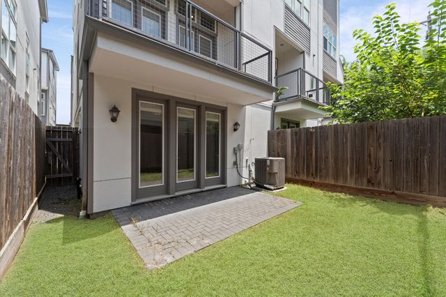 9635 Riddlewood Lane, Houston, TX 77025