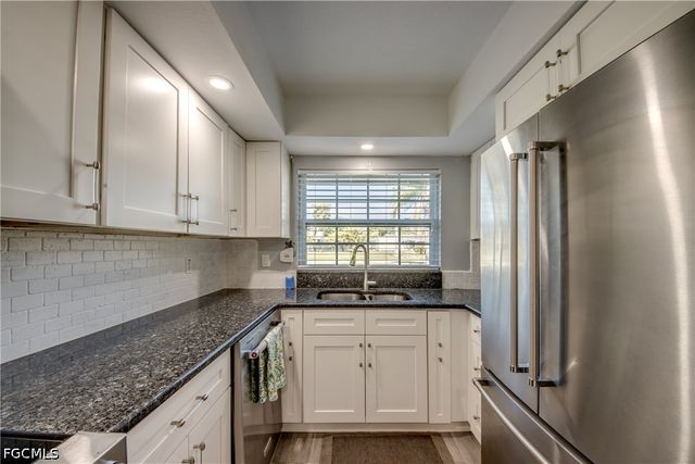 7050 Nantucket CIR 1, North Fort Myers, FL 33917