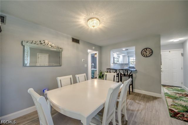 7050 Nantucket CIR 1, North Fort Myers, FL 33917