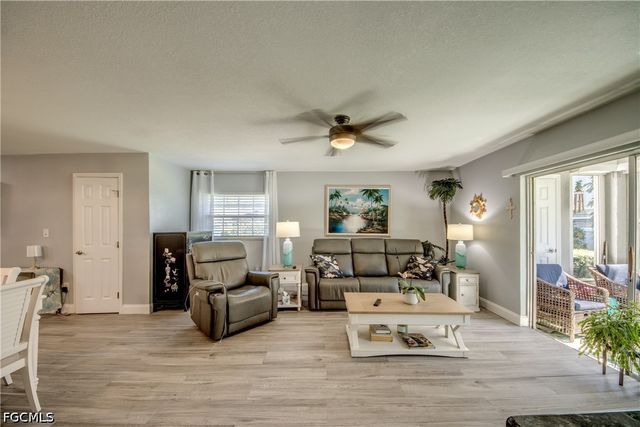 7050 Nantucket CIR 1, North Fort Myers, FL 33917