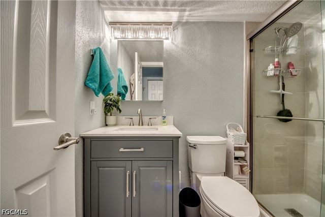 7050 Nantucket CIR 1, North Fort Myers, FL 33917