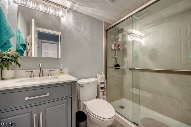 7050 Nantucket CIR 1, North Fort Myers, FL 33917