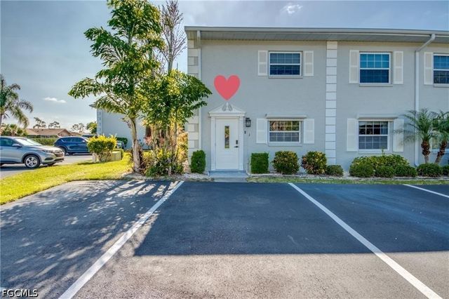 7050 Nantucket CIR 1, North Fort Myers, FL 33917