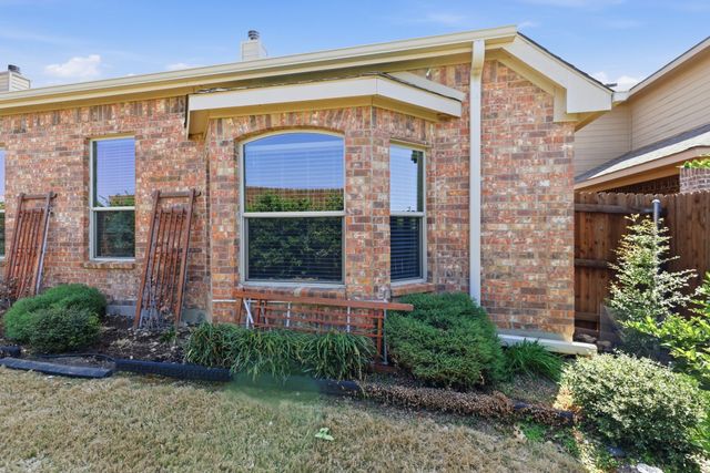 1001 Albany Drive, Fort Worth, TX 76131