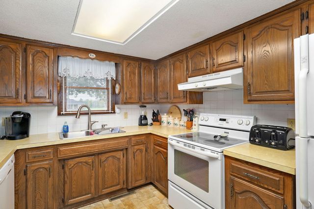 21080 Lawrence 1165, Verona, MO 65769