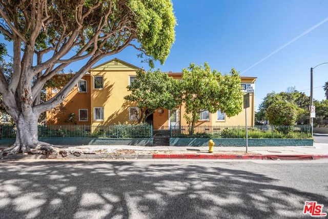 2010 Virginia Avenue B, Santa Monica, CA 90404