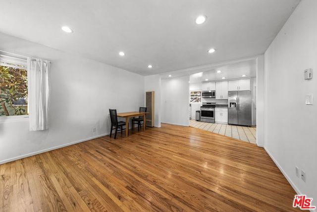 2010 Virginia Avenue B, Santa Monica, CA 90404