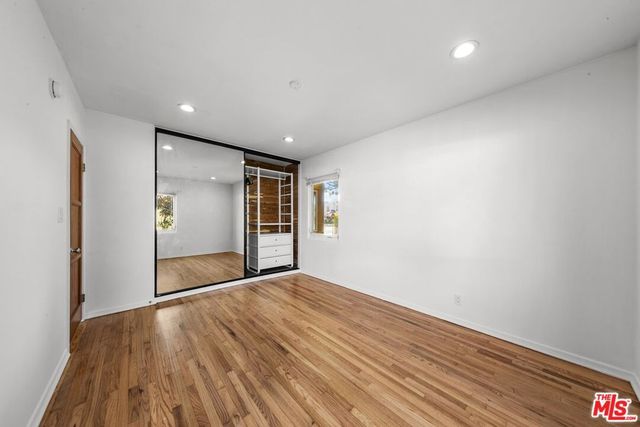 2010 Virginia Avenue B, Santa Monica, CA 90404