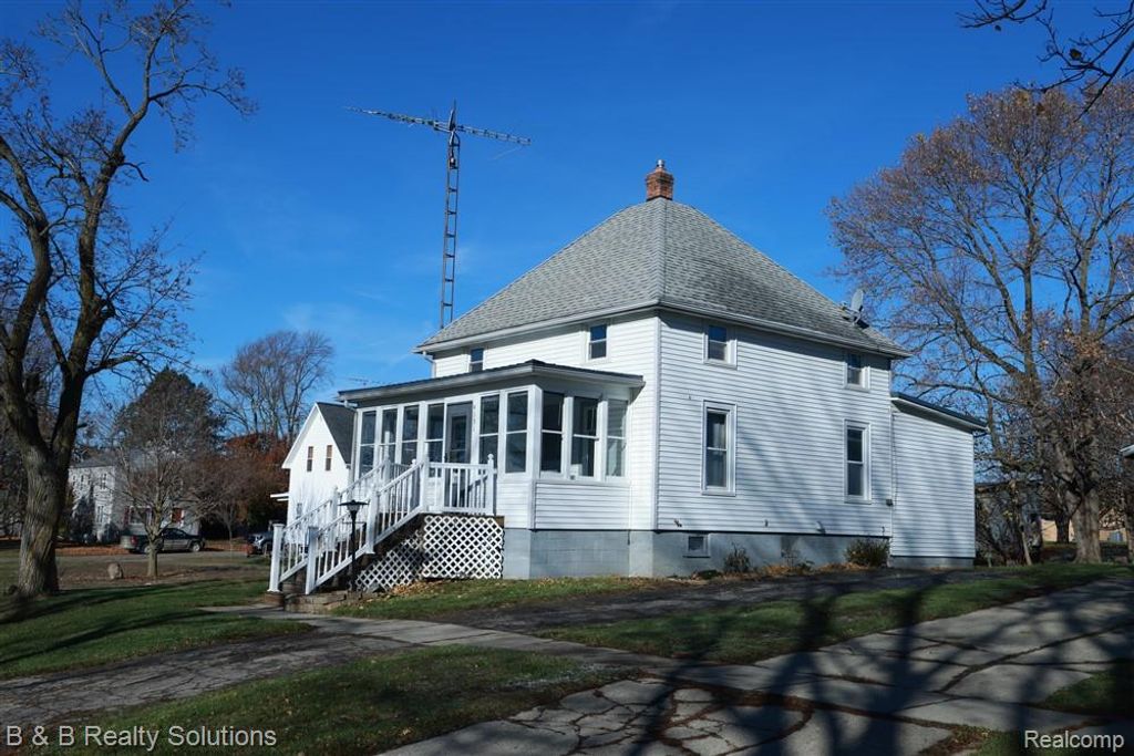 4131 Pleasant Street, North Branch, MI 48461