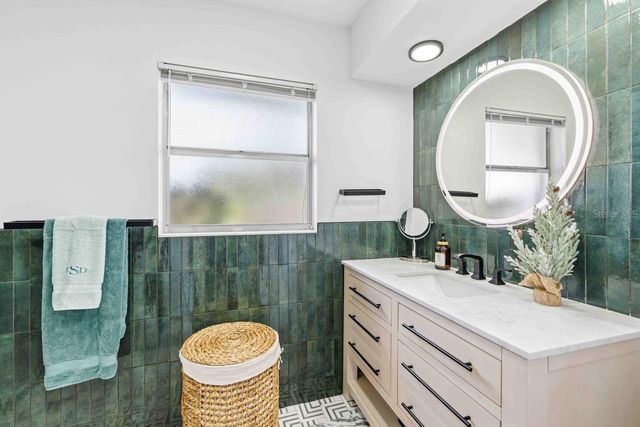 8021 TIMBER LAKE LANE, Sarasota, FL 34243