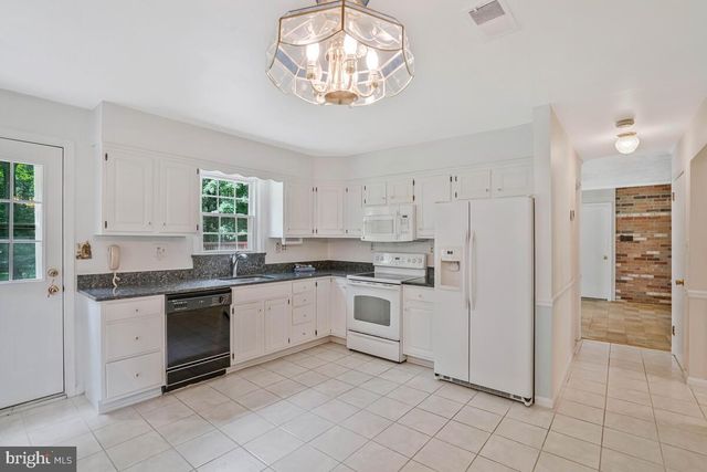 10524 ANITA DR, Lorton, VA 22079