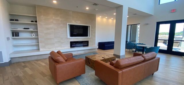 2700 Old Denton Road 2276, Carrollton, TX 75007