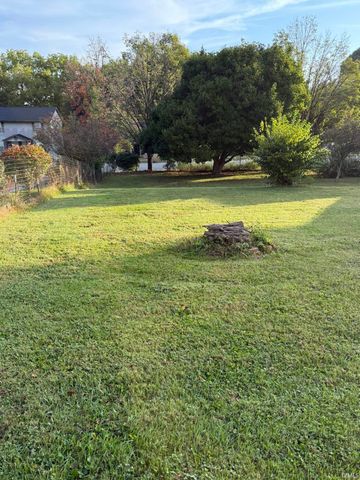 909 W Temperance Street, Ellettsville, IN 47429