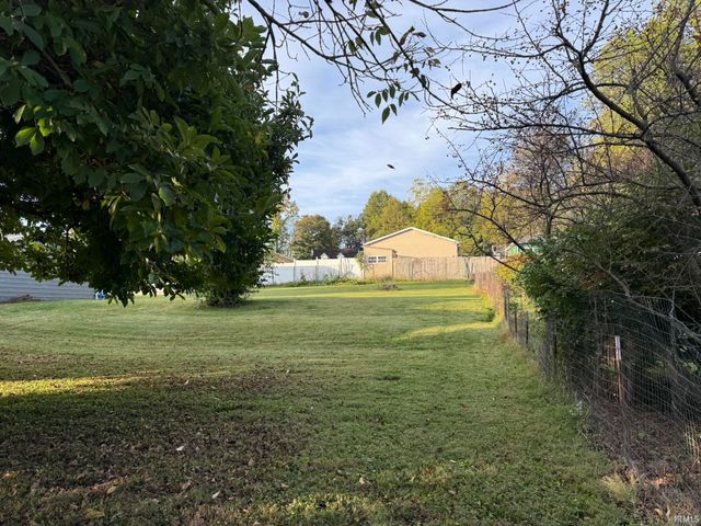 909 W Temperance Street, Ellettsville, IN 47429