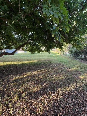 909 W Temperance Street, Ellettsville, IN 47429