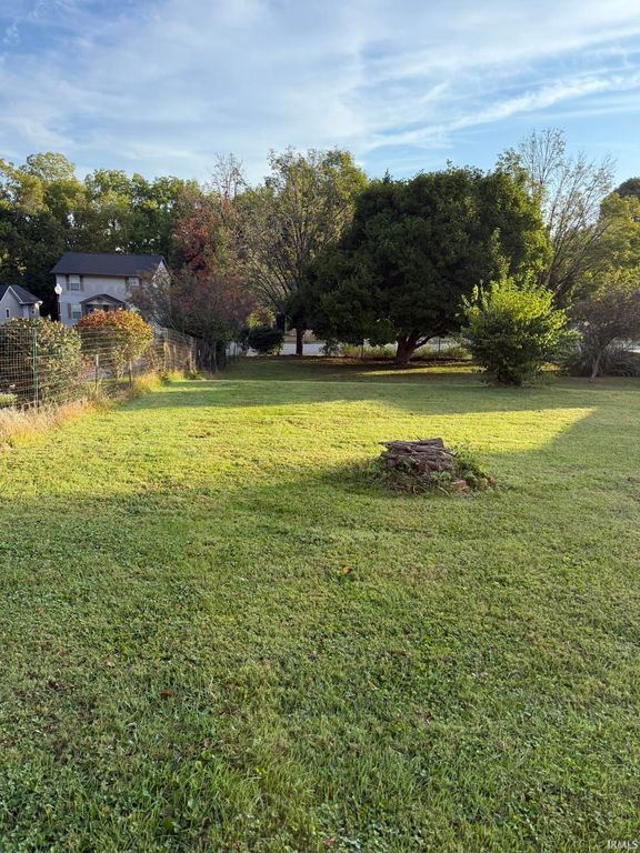 909 W Temperance Street, Ellettsville, IN 47429