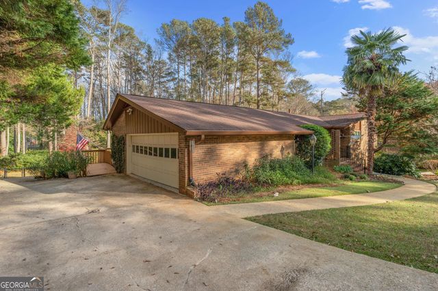 97 Club Circle, Stockbridge, GA 30281