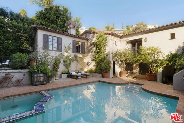 1437 Queens Road, Los Angeles, CA 90069