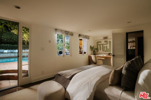 1437 Queens Road, Los Angeles, CA 90069