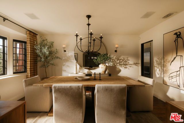 1437 Queens Road, Los Angeles, CA 90069