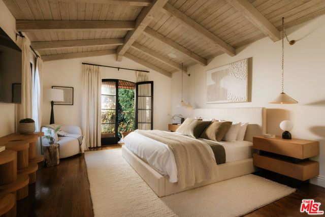 1437 Queens Road, Los Angeles, CA 90069