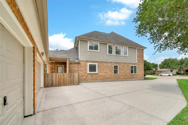20507 Forest Stream Drive, Humble, TX 77346