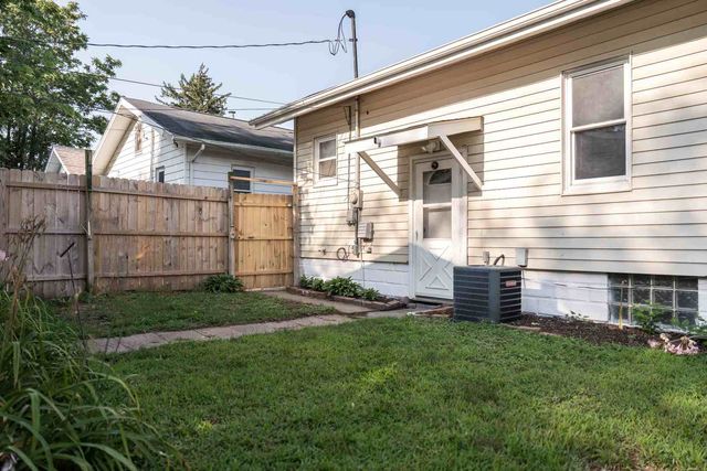 1705 5TH Street, Rock Island, IL 61201