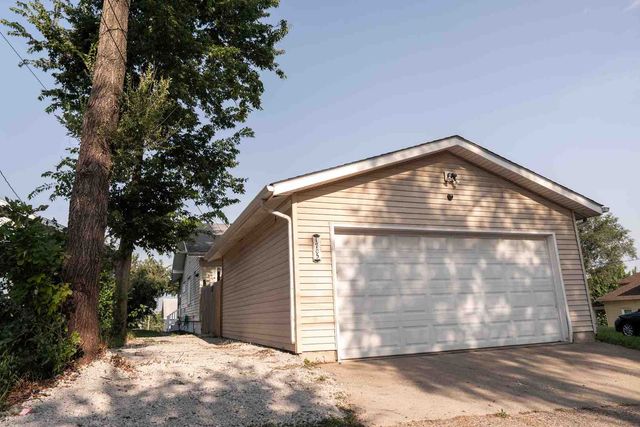 1705 5TH Street, Rock Island, IL 61201