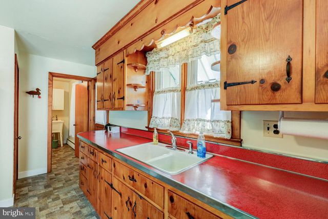 231 WARWICK RD, Elverson, PA 19520