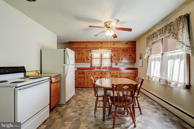 231 WARWICK RD, Elverson, PA 19520