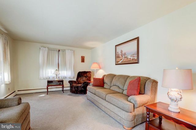 231 WARWICK RD, Elverson, PA 19520