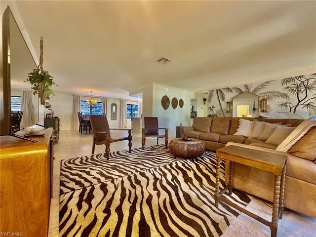 1220 SE 19th LN, Cape Coral, FL 33990