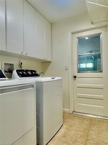 1220 SE 19th LN, Cape Coral, FL 33990