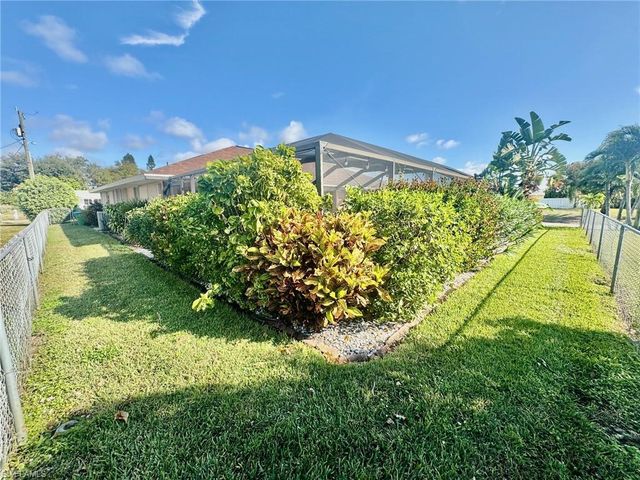 1220 SE 19th LN, Cape Coral, FL 33990