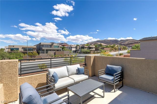 194 Viento Ridge Street, Henderson, NV 89012