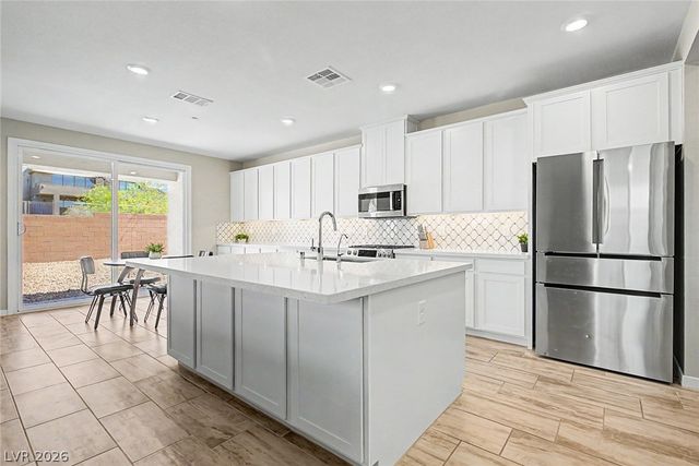 194 Viento Ridge Street, Henderson, NV 89012